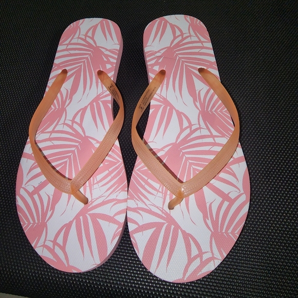 Shade & Shore Shoes - NWOT ... Shade & Shore Women's Sandals Flip Flop